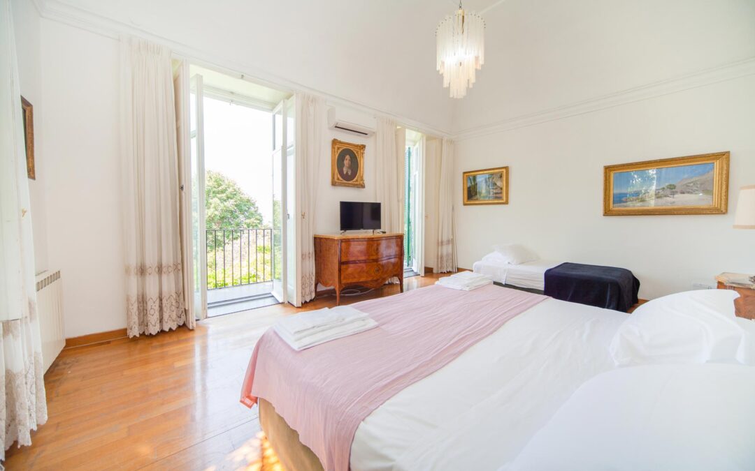 Superior Room – Donna Lauretta